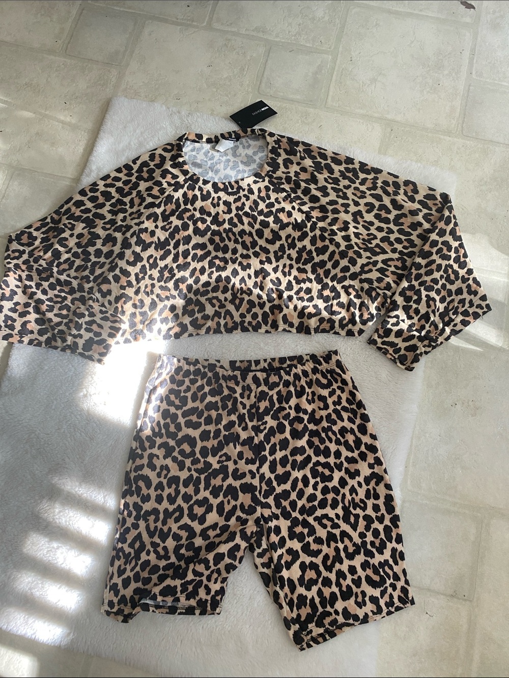 Leopard Print Crop Sweatshirt & Biker Shorts Set - Beige Black